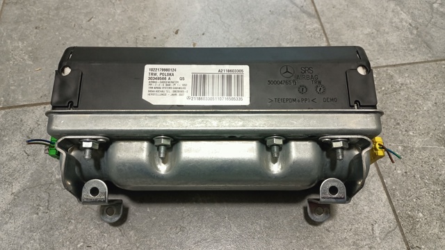 Установка подушки безпеки пасажира A2118603305 MERCEDES