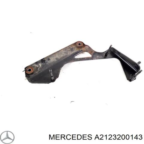 Кронштейн компресора пневмопідкачування (амортизаторів) A2123200143 MERCEDES