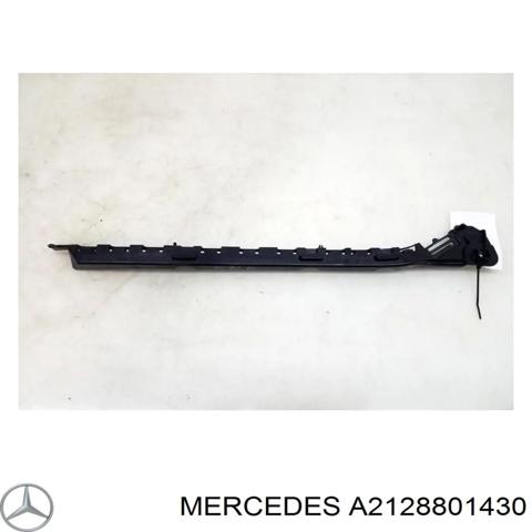 Напрямна заднього бампера, права A2128801430 MERCEDES