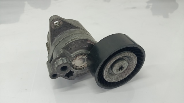 Натяжна планка поліклинового ременя Mercedes C