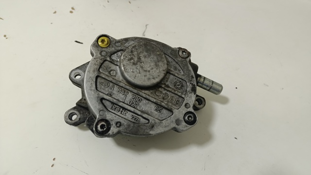 Насос вакуумний A6422300165 MERCEDES