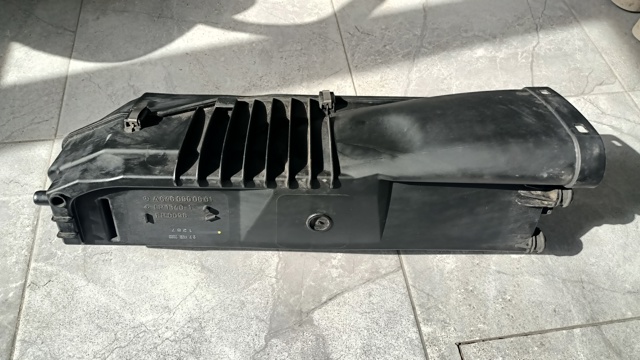 Коробка фільтра A6460900601 MERCEDES