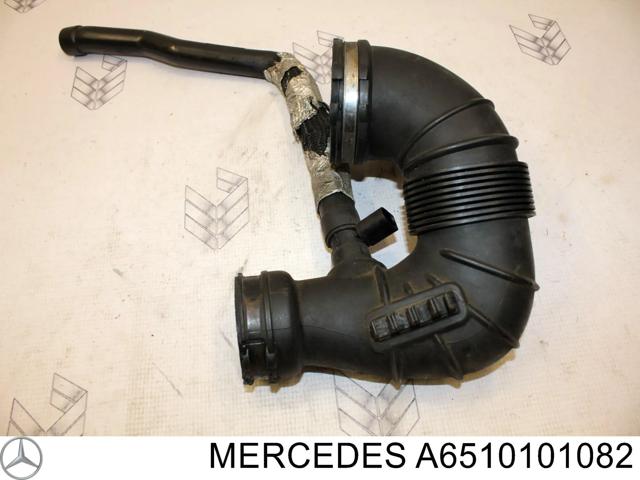 Патрубок вентиляції картера, масловіддільника A6510101082 MERCEDES