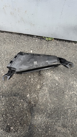 Повітрозабірник повітряного фільтра 13718472018 BMW
