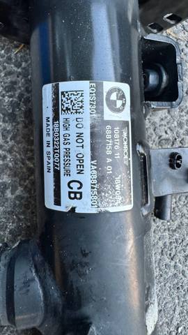 Стійка передня права 37106887158 BMW