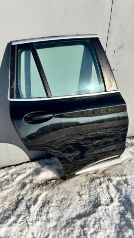 Двері пасажирські задні праві 41007465534 BMW