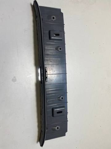 Накладка перегородки 51477059258 BMW
