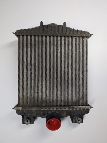 Охолоджувач наддувочного повітря LR036432 LAND ROVER