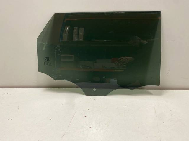 Скло задньої двері правої LR114606 LAND ROVER