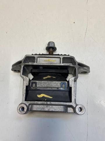 Подушка (опора) двигуна, передня LR128245 LAND ROVER