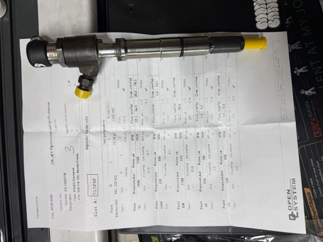 Форсунка дизельна в зборі, розпилювач + тримач 03L130277B VAG