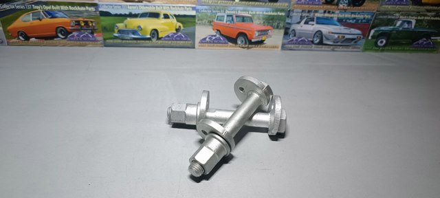 Болт кріплення заднього нижнього важеля, внутрішній 6508486AA MARKET (OEM)