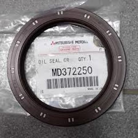 Сальник колінвала двигуна, задній MD372250 MITSUBISHI