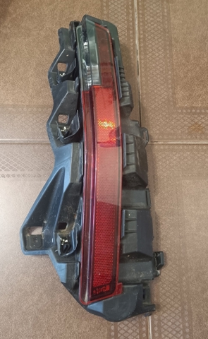 Кронштейн бампера заднього, правий 51129878962 BMW