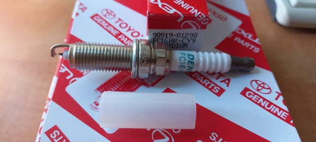 Свіча запалювання 9091901298 TOYOTA