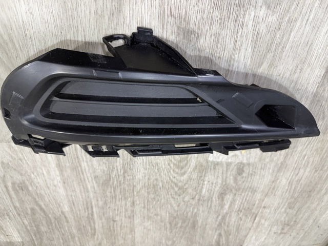 Окантовка фари протитуманной 31425181 VOLVO