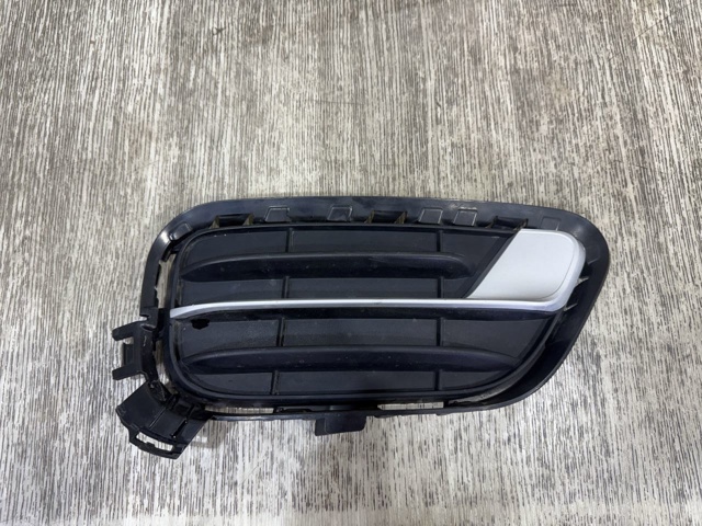 Решітка переднього бампера, права 51117347946 BMW