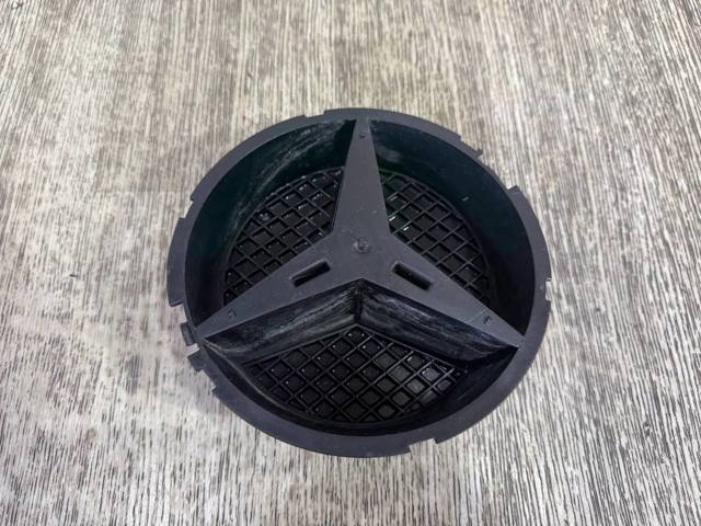 Решітка радіатора A2188880060 MERCEDES
