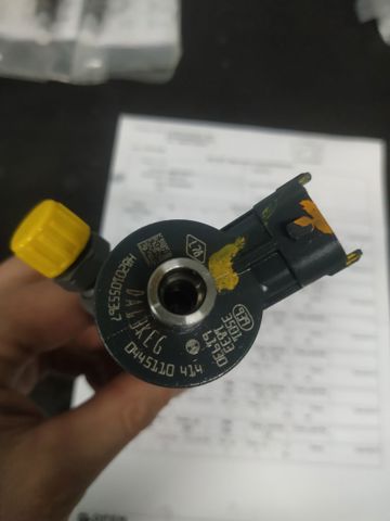 Форсунка дизельна в зборі, розпилювач + тримач 0445110414 BOSCH