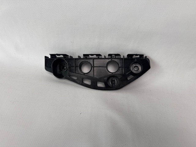 Кронштейн кріплення бампера переднього правий 525350E040 TOYOTA