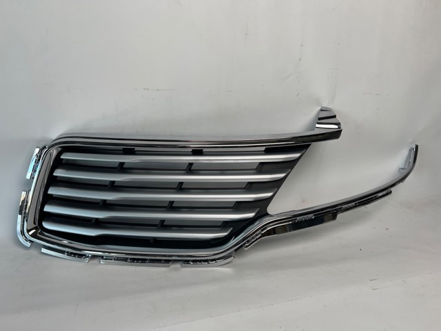 Решітка радіатора ліва EJ7Z8200AA КИТАЙ