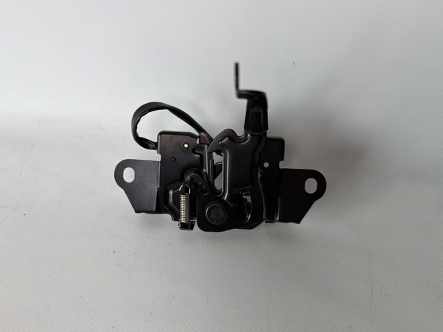 Запор капота (замок і привід замка капота) KD3F56620A MAZDA