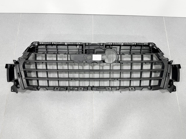 Решітка радіатора 4M0807233C MARKET (OEM)