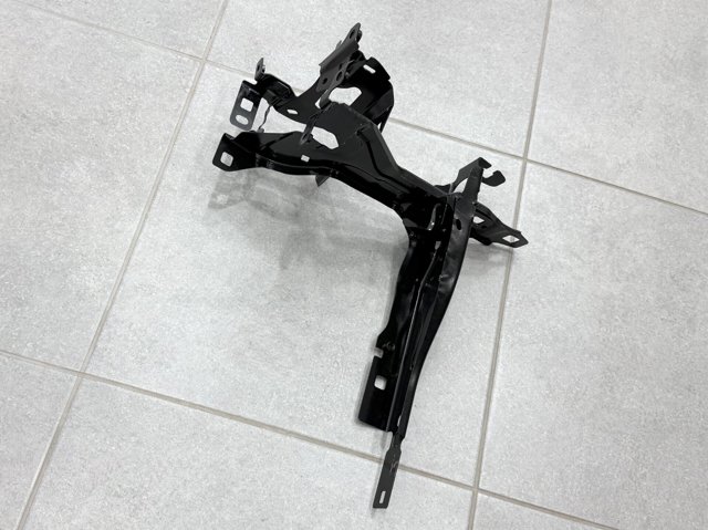 Кріплення фари передньої, правої 51647422294 BMW