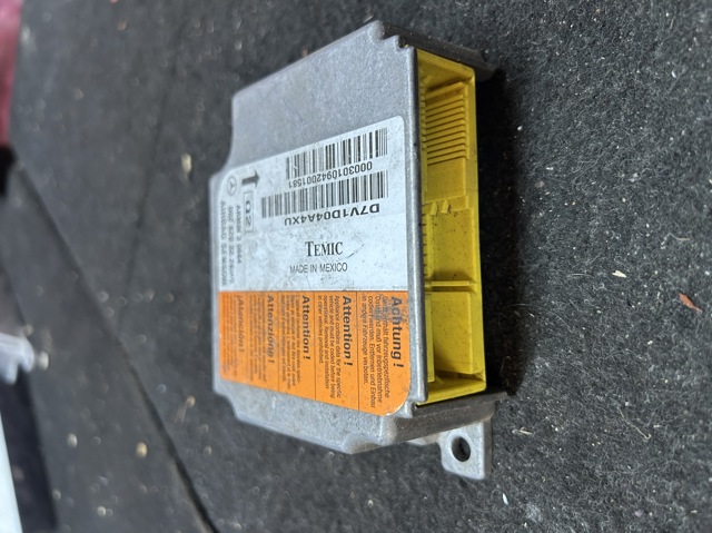 Блок управління airbag 0028203226 MERCEDES