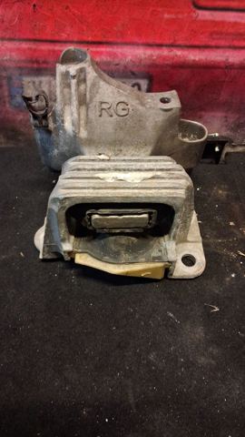 Права опора двигуна 112100039R RENAULT