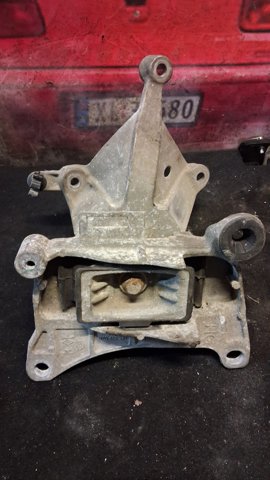 Ліва опора двигуна Renault Megane 3