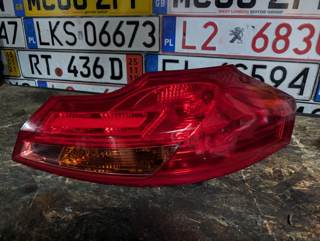 Ліхтар задній правий 13226857 OPEL