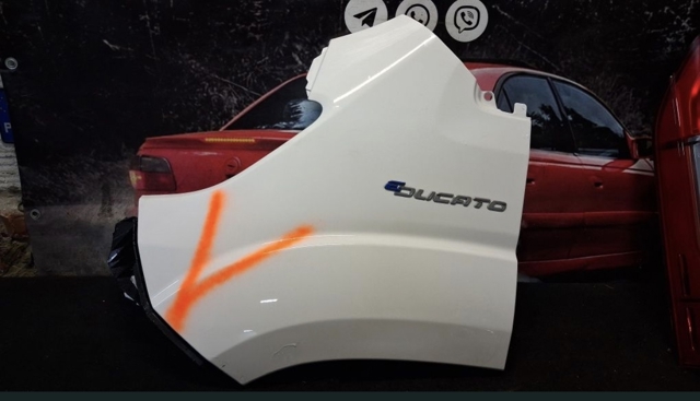 Ліве переднє крило 1374386080 PEUGEOT