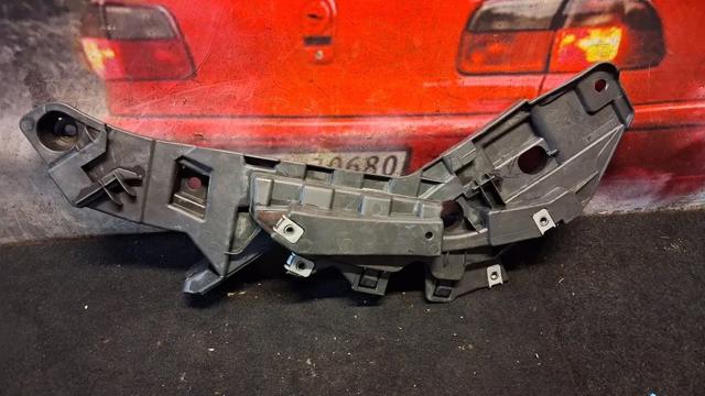Кронштейн кріплення бампера переднього правий 1391282080 PEUGEOT