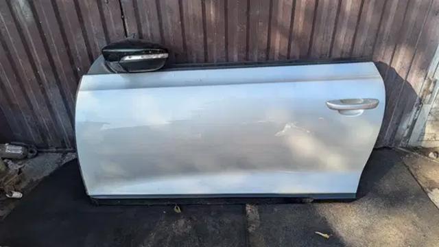 Водійські двері 1K8831055F VAG