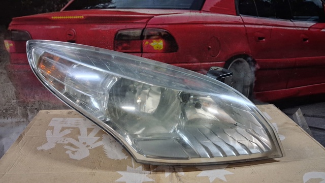 Основна фара - вставка 260100017R RENAULT