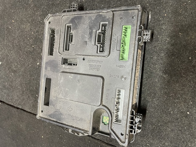 Реле запобіжників 284B17882R RENAULT