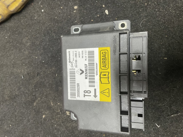 Блок управління airbag 285585226R RENAULT