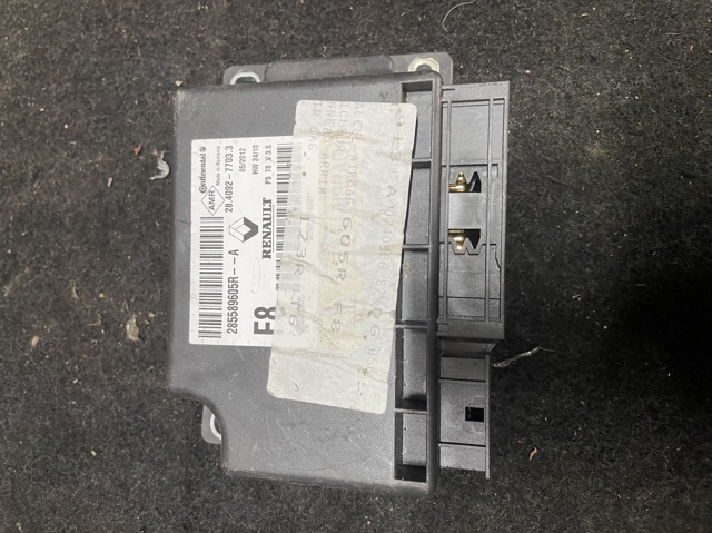 Блок управління airbag 285589605R RENAULT