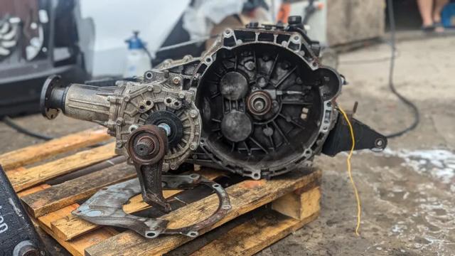 Коробка механіка в зборі 430003B030 HYUNDAI