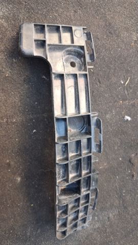 Ліве кріплення заднього бампера 5215648031 TOYOTA