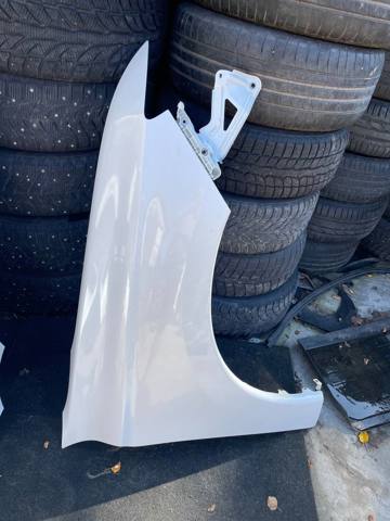 Переднє праве крило 5220G976 MITSUBISHI