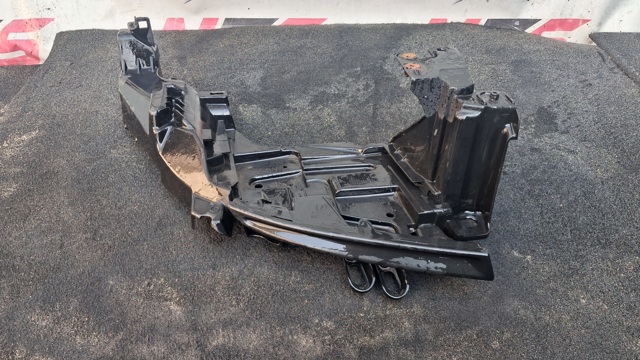 Праве кріплення переднього бампера 622227190R RENAULT