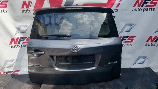 Задні двері багажника 6700542370 TOYOTA