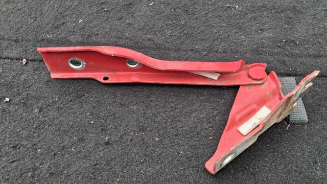 Завіс капота, правий 6R0823302A VAG