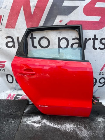 Двері пасажирські задні праві 6R4833056J VAG