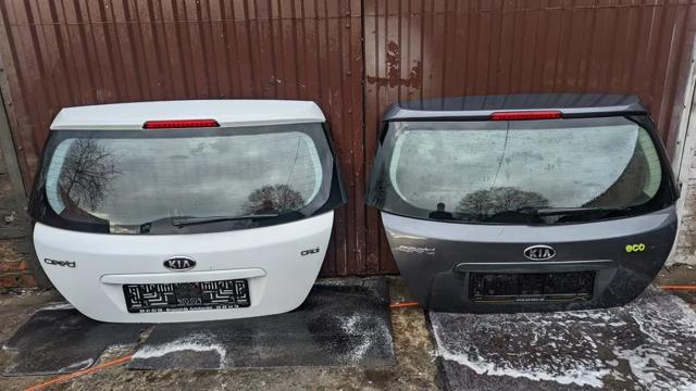 Двері багажника 737001H000 HYUNDAI
