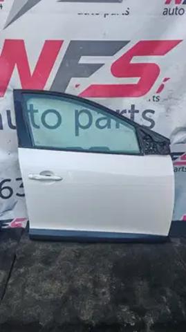 Дверка передня права 801009742R RENAULT