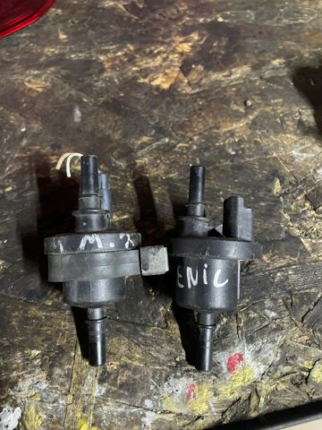 Клапан абсорбера паливних парів 8200660852 RENAULT
