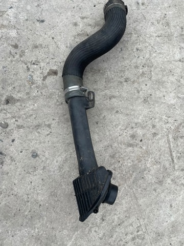 Патрубок повітряний, вихід з турбіни (наддув) 8200687468 RENAULT